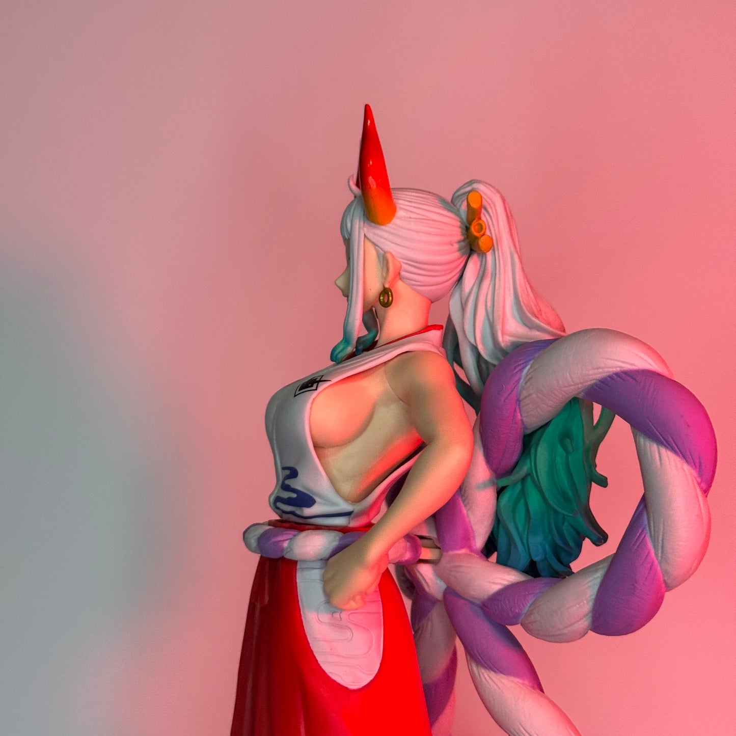 Action Figure Yamato One Piece - Banpresto  22 cm