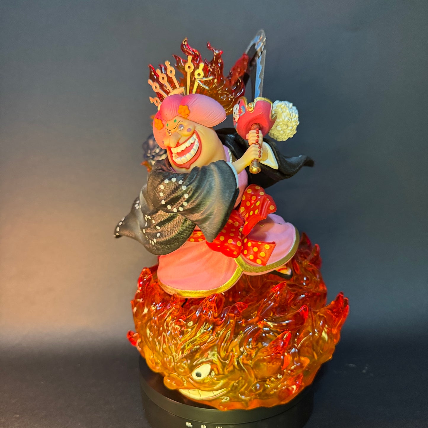 Action Figure Big Mom – One Piece 24cm