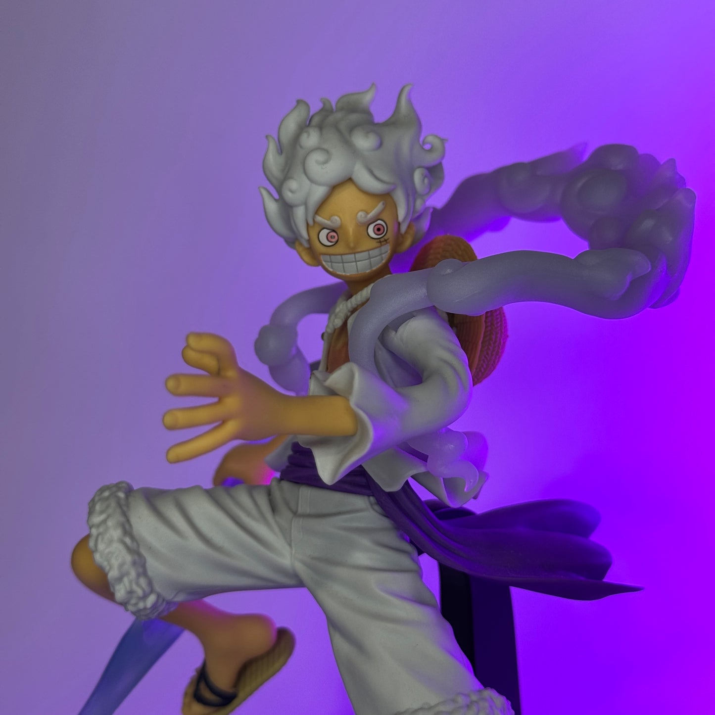 Action Figure Luffy Gear 5 – Banpresto 18cm