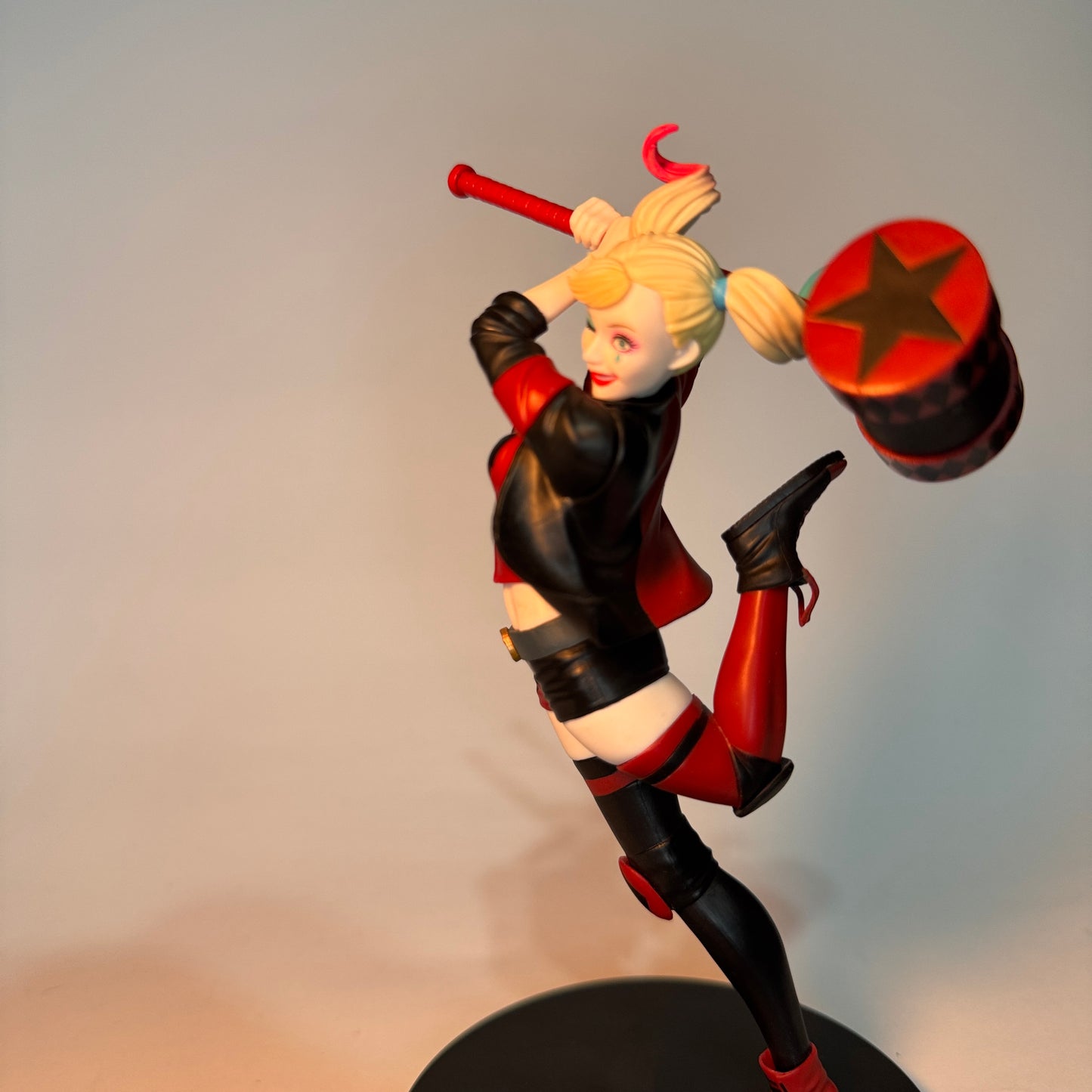 Action Figure Harley Quinn (DC Comics) – 18 cm  – SEGA