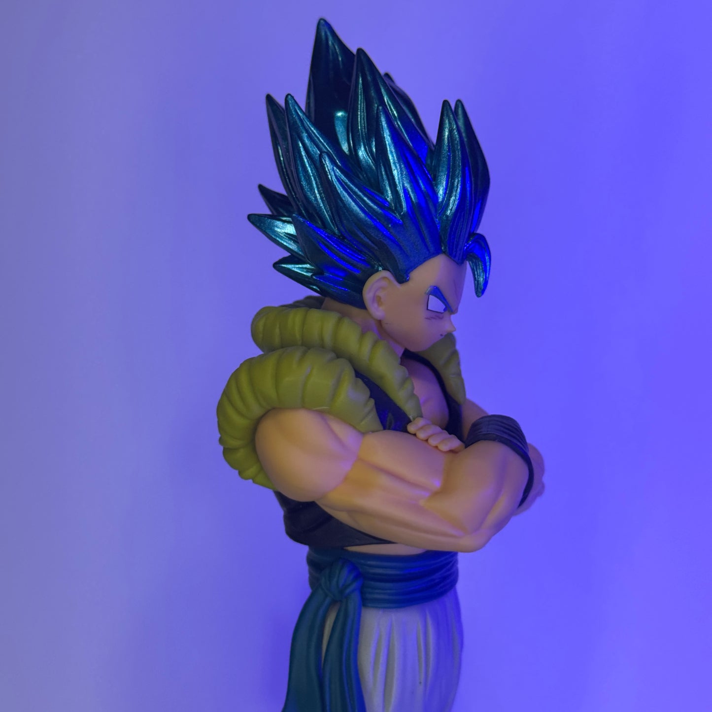 Action Figure Gogeta SSJ Deus – DB Super Bandai 21cm