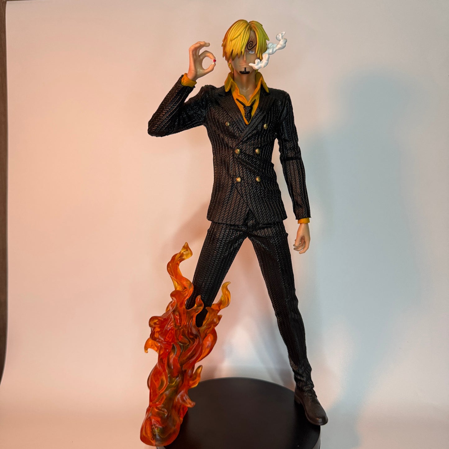 Action Figure Sanji One Piece 30cm – Perna Flamejante