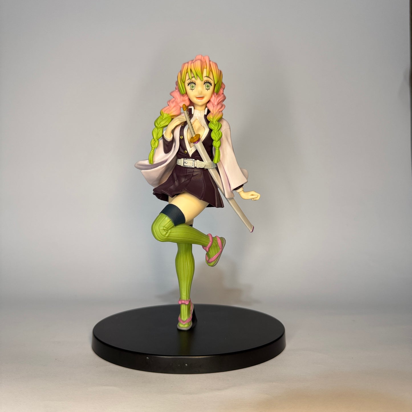Figure Mitsuri Kanroji – Pose Kawaii – Demon Slayer 17cm Bandai