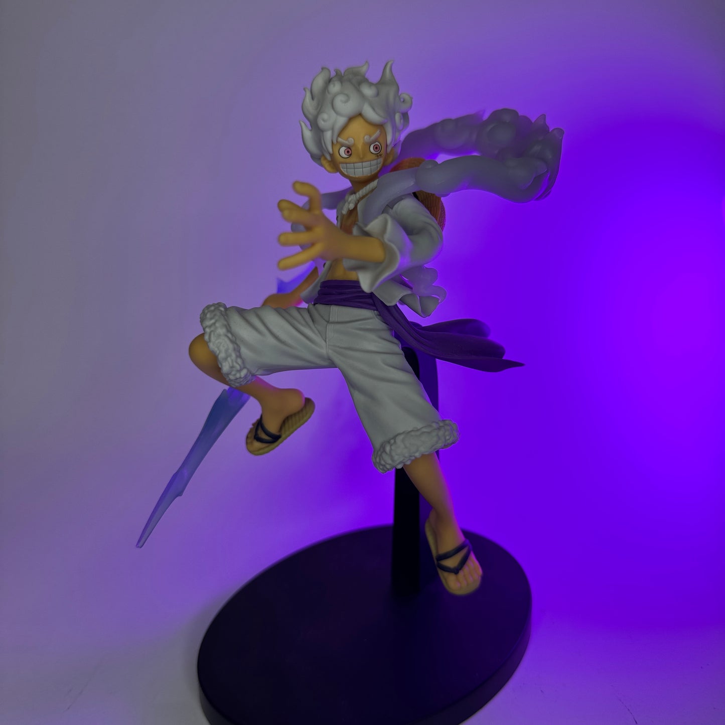 Action Figure Luffy Gear 5 – Banpresto 18cm