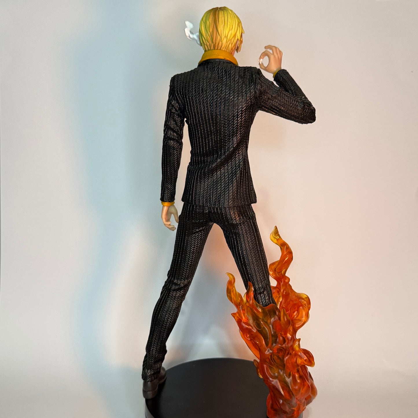 Action Figure Sanji One Piece 30cm – Perna Flamejante