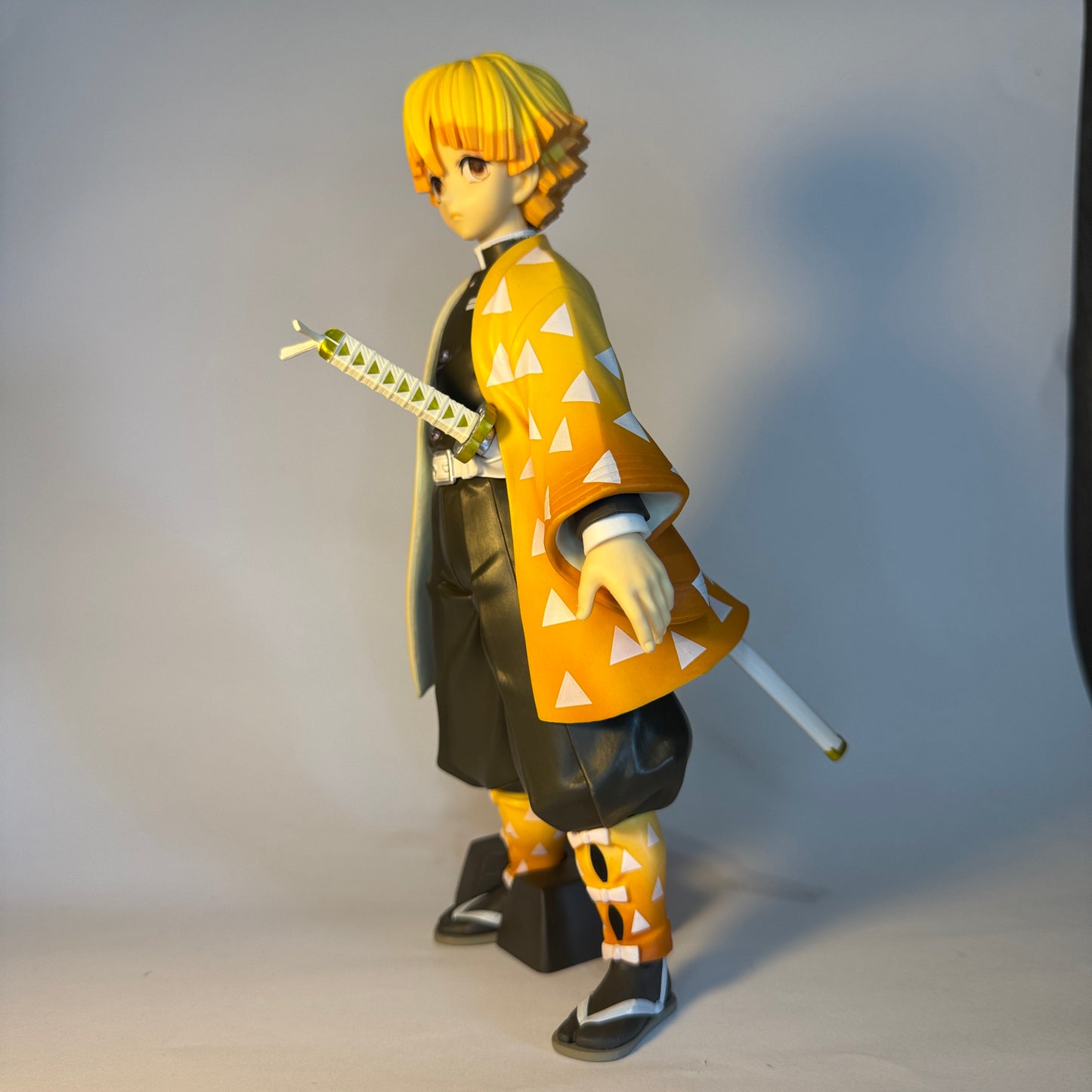 Action Figure Zenitsu Agatsuma – Demon Slayer, 24 cm PVC