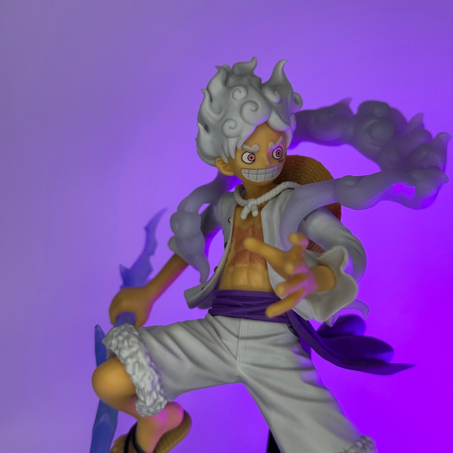 Action Figure Luffy Gear 5 – Banpresto 18cm