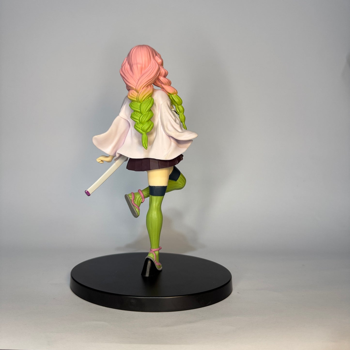Figure Mitsuri Kanroji – Pose Kawaii – Demon Slayer 17cm Bandai
