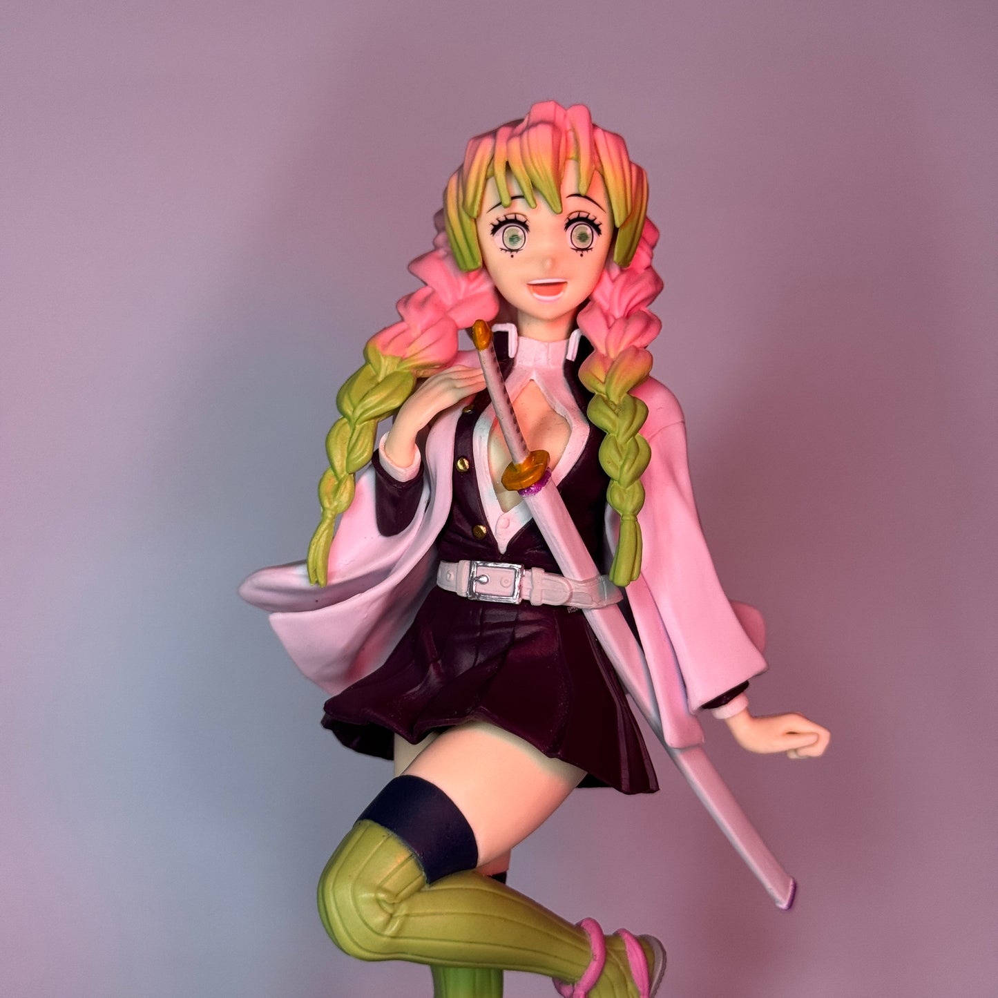 Figure Mitsuri Kanroji – Pose Kawaii – Demon Slayer 17cm Bandai