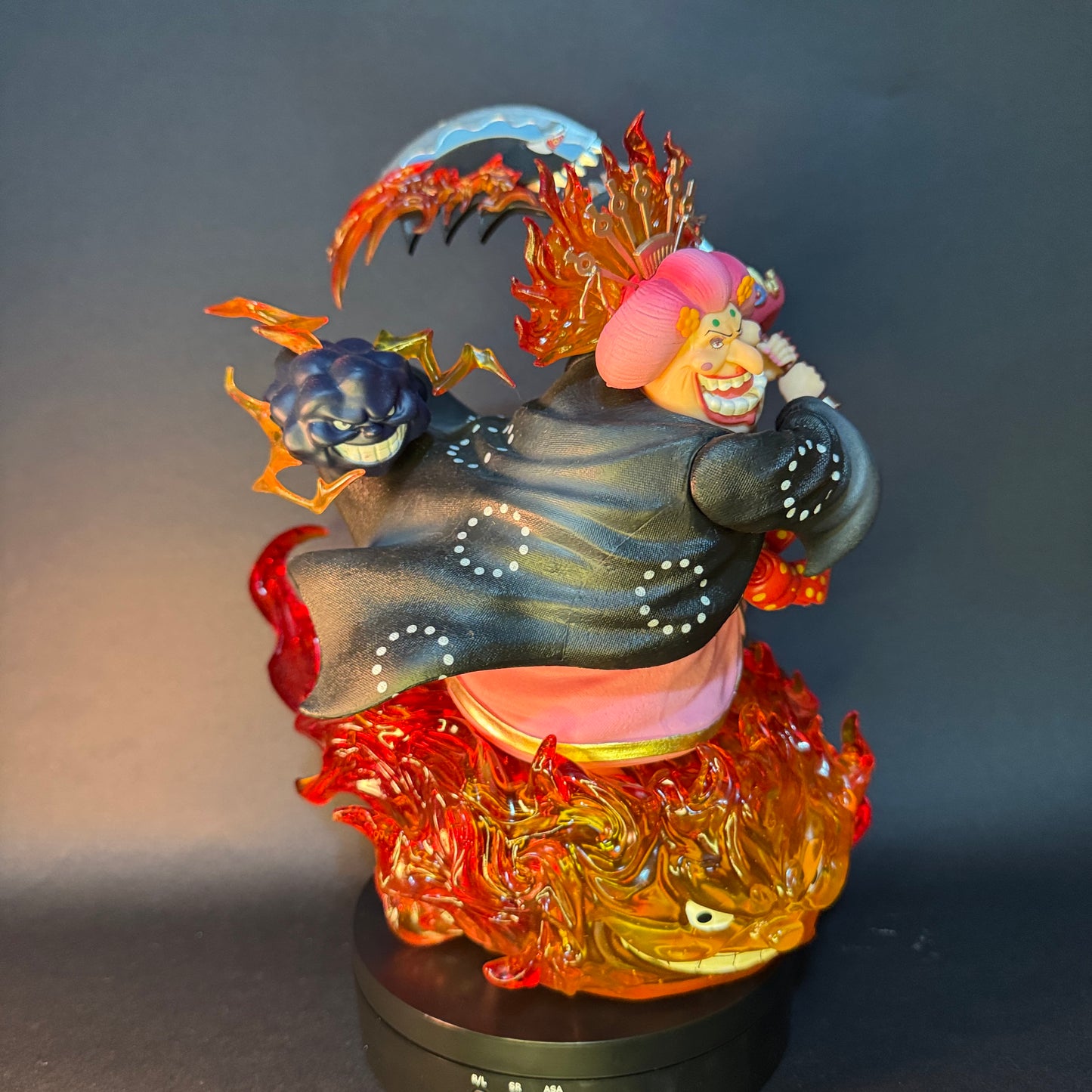 Action Figure Big Mom – One Piece 24cm