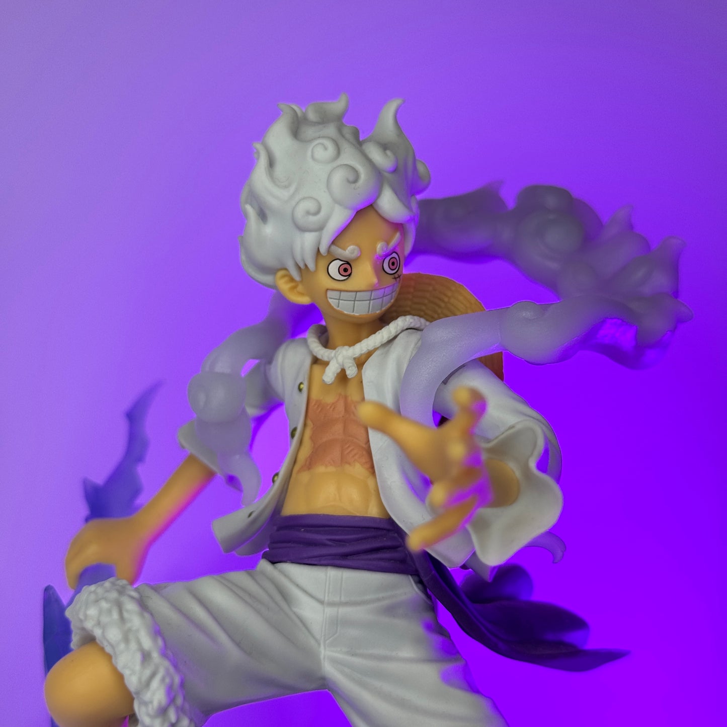 Action Figure Luffy Gear 5 – Banpresto 18cm