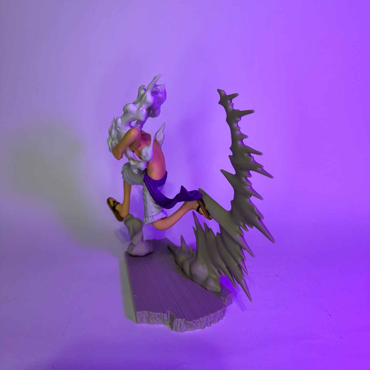 Action Figure Luffy Gear 5 – Bandai One Piece 14cm